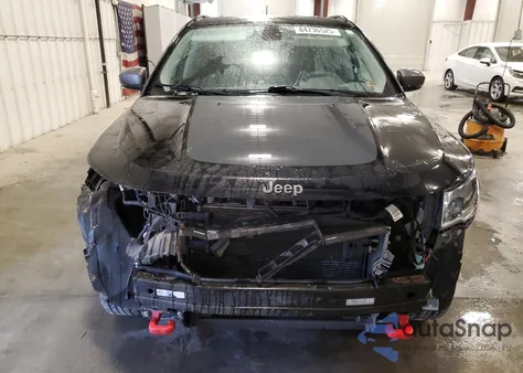 2018 Jeep Compass Trailhawk из США, поврежденный, VIN 3C4NJDDB8JT234882